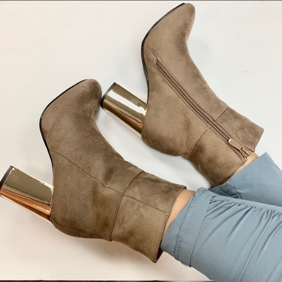 Shoes - 🌟LAST 1! Taupe Faux Suede Bootie
